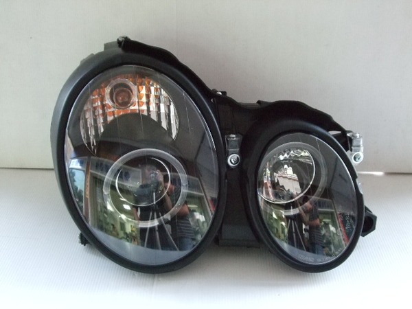 mercedes benz w208. Mercedes-Benz W208 CLK